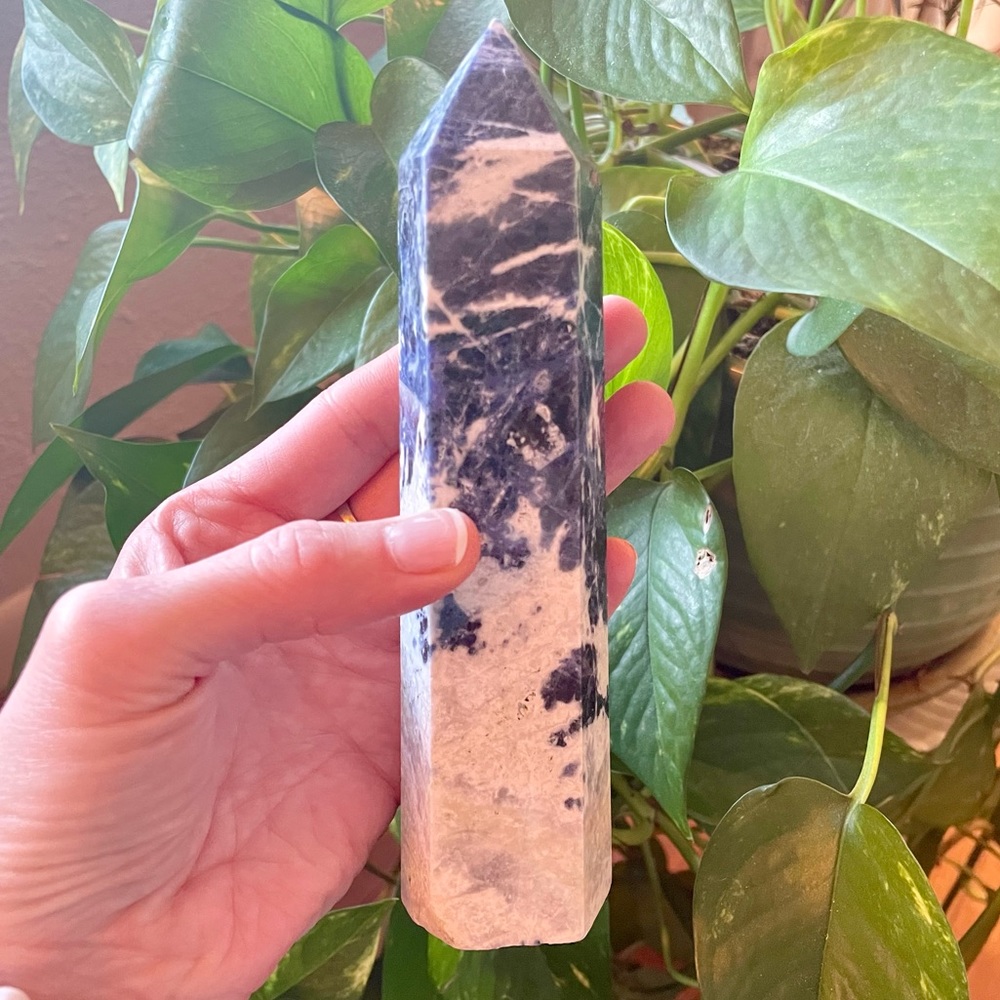 🌀Sodalite Crystal Tower🌀 ~approx 6.75” x 2” - Picture 7 of 15